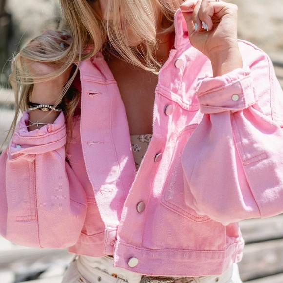 Meet your Posher, Jenn - Picture 2 of 2